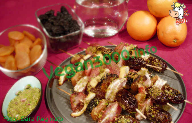 Foto numero 1 della ricetta Caramelized fruit kebabs