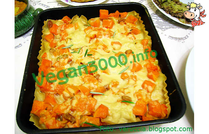 Foto numero 1 della ricetta Lasagna with pumpkin, raisins and rosemary