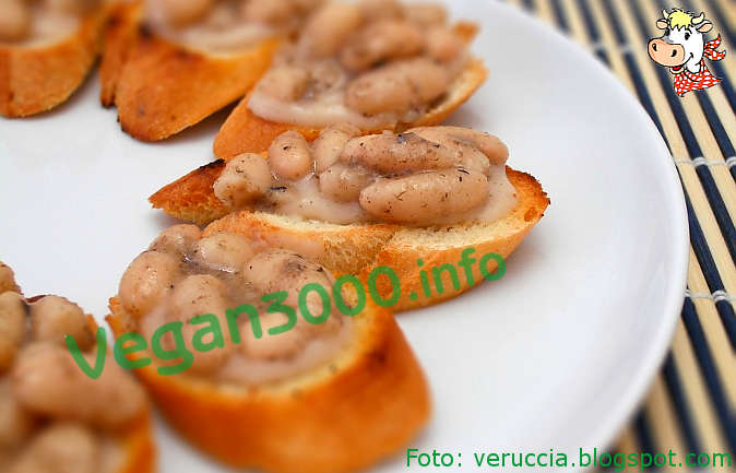 Foto numero 1 della ricetta Croutons with cannellini beans and mushrooms