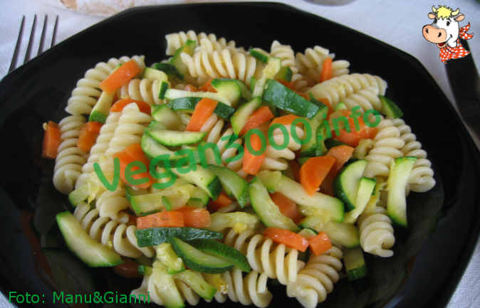 Foto numero 1 della ricetta Fusilli with carrots and zucchini sauteed